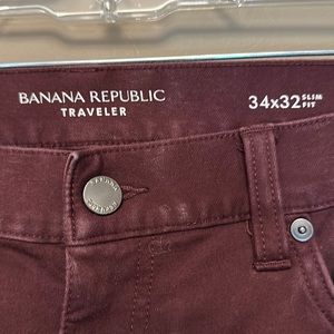 Banana Republic Traveler Jean 34x32. Slim Maroon
